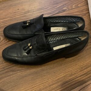 Vintage Gucci Black Leather Loafers with Tassels